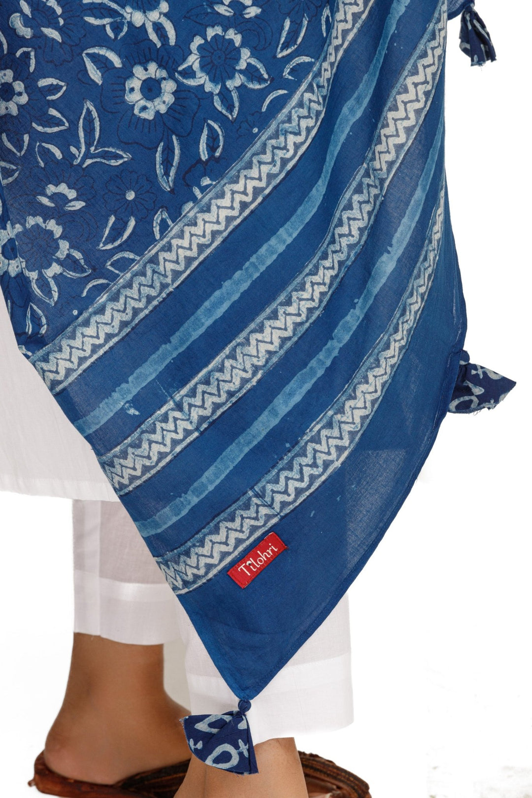Floral Garden Indigo Cotton Dupatta - dupatta -