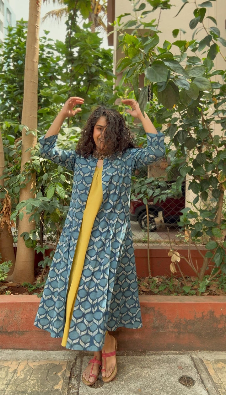 Tangerine cape - Apparel & Accessories - 